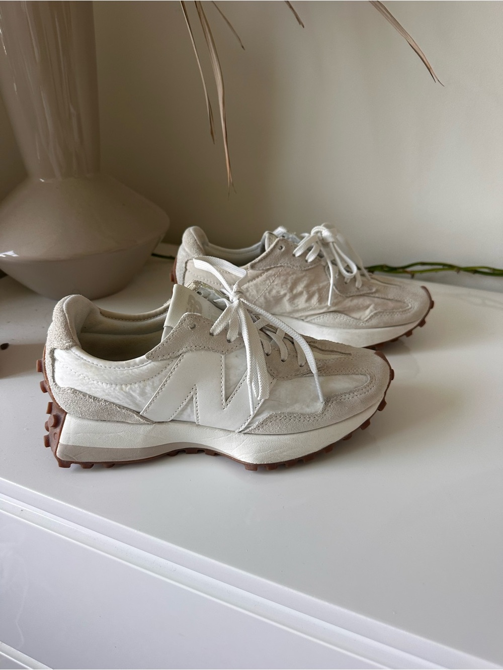 New Balance 327 Women’s Sneaker in Reflection/White size 6.5 - Picture 5 of 15